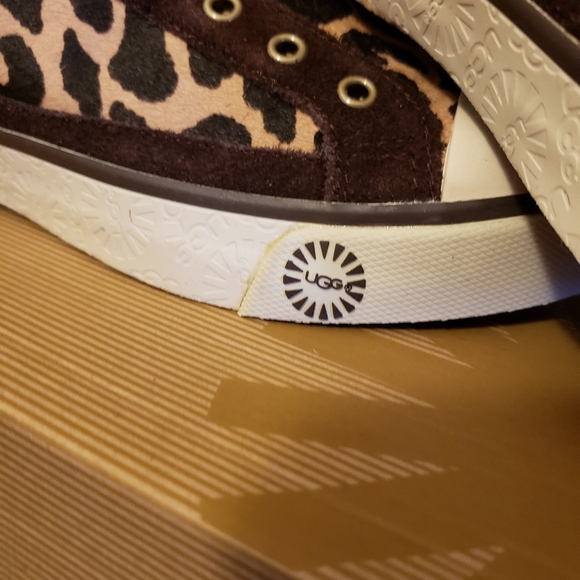 ‼️SOLD‼️⭐NIB⭐ UGG Suede, Calf, Lamb Laceless Slip On, Sz 6, Retail $110 - Picture 12 of 13